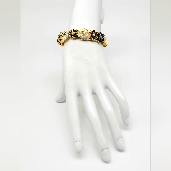 Vintage Kenneth Jay Lane Hinged Magnetic Cuff w Enamel, Pearl, Swarovski Crystal - Picture 4 of 17